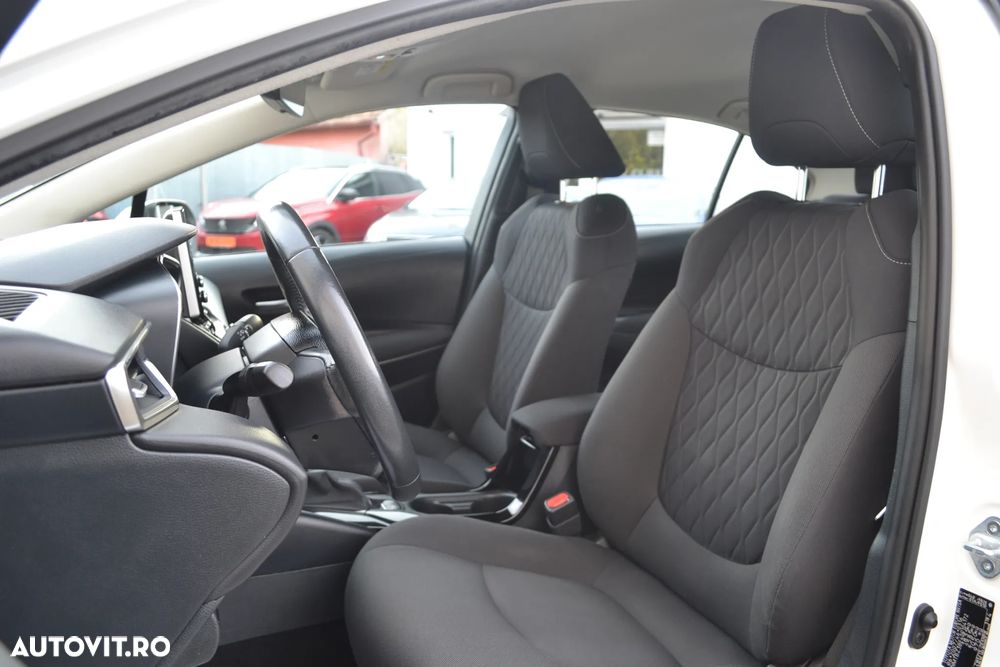 Toyota Corolla 1.8 HSD Dynamic - 13