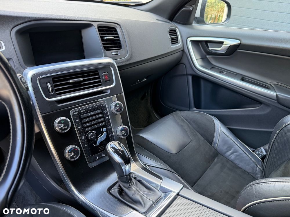 Volvo V60 T6 Drive-E R-Design Summum - 10