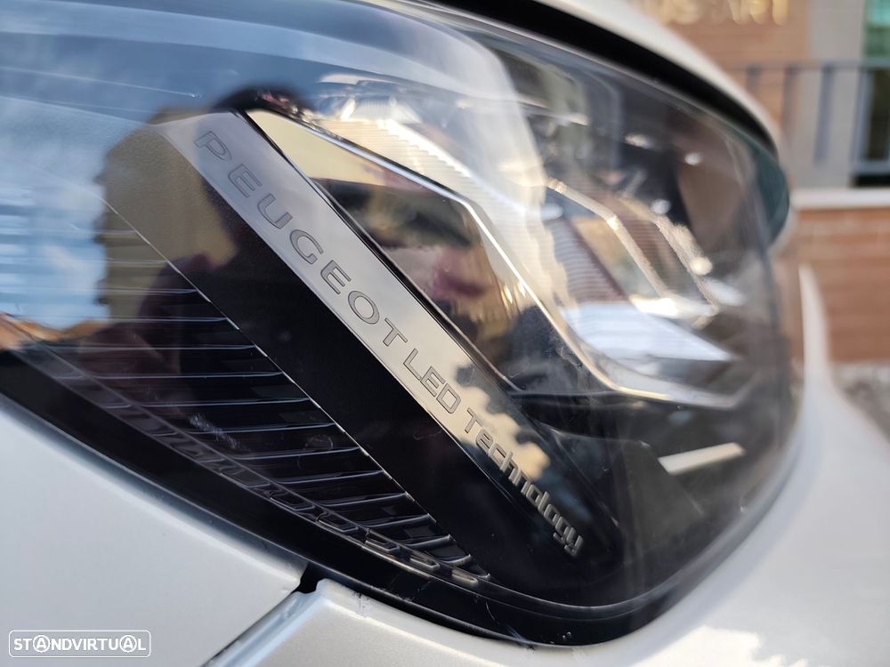 Peugeot 2008 PureTech 130 EAT8 Allure Pack - 20