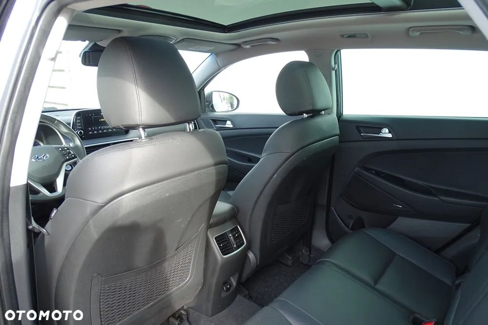 Hyundai Tucson 2.0 CRDi 4WD Automatik Premium - 24