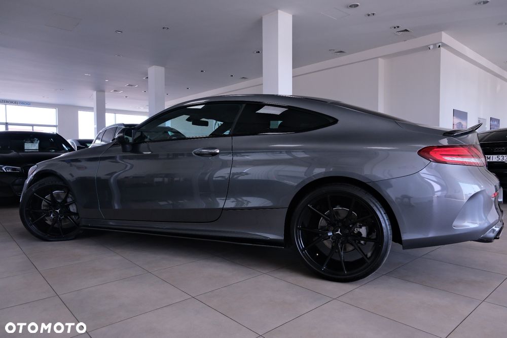 Mercedes-Benz Klasa C 300 9G-TRONIC AMG Line - 12