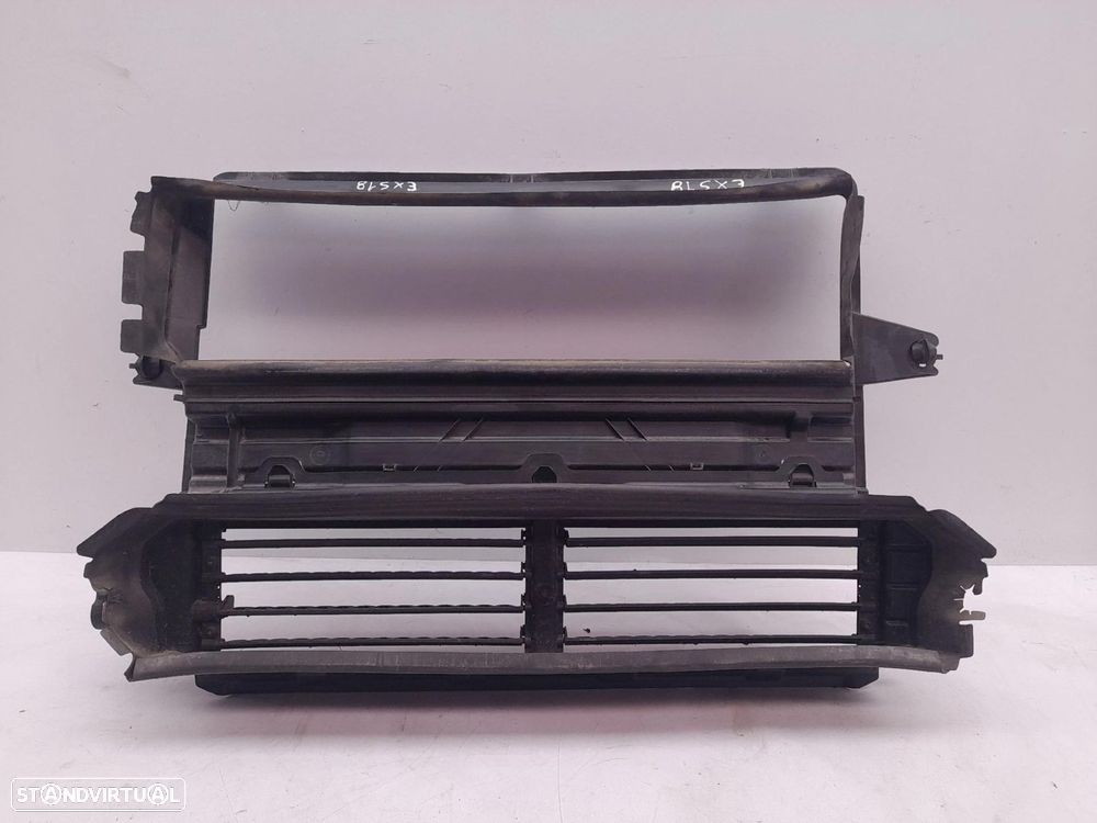 Grelha frente VOLVO V60 II Cross Country (227) - 1