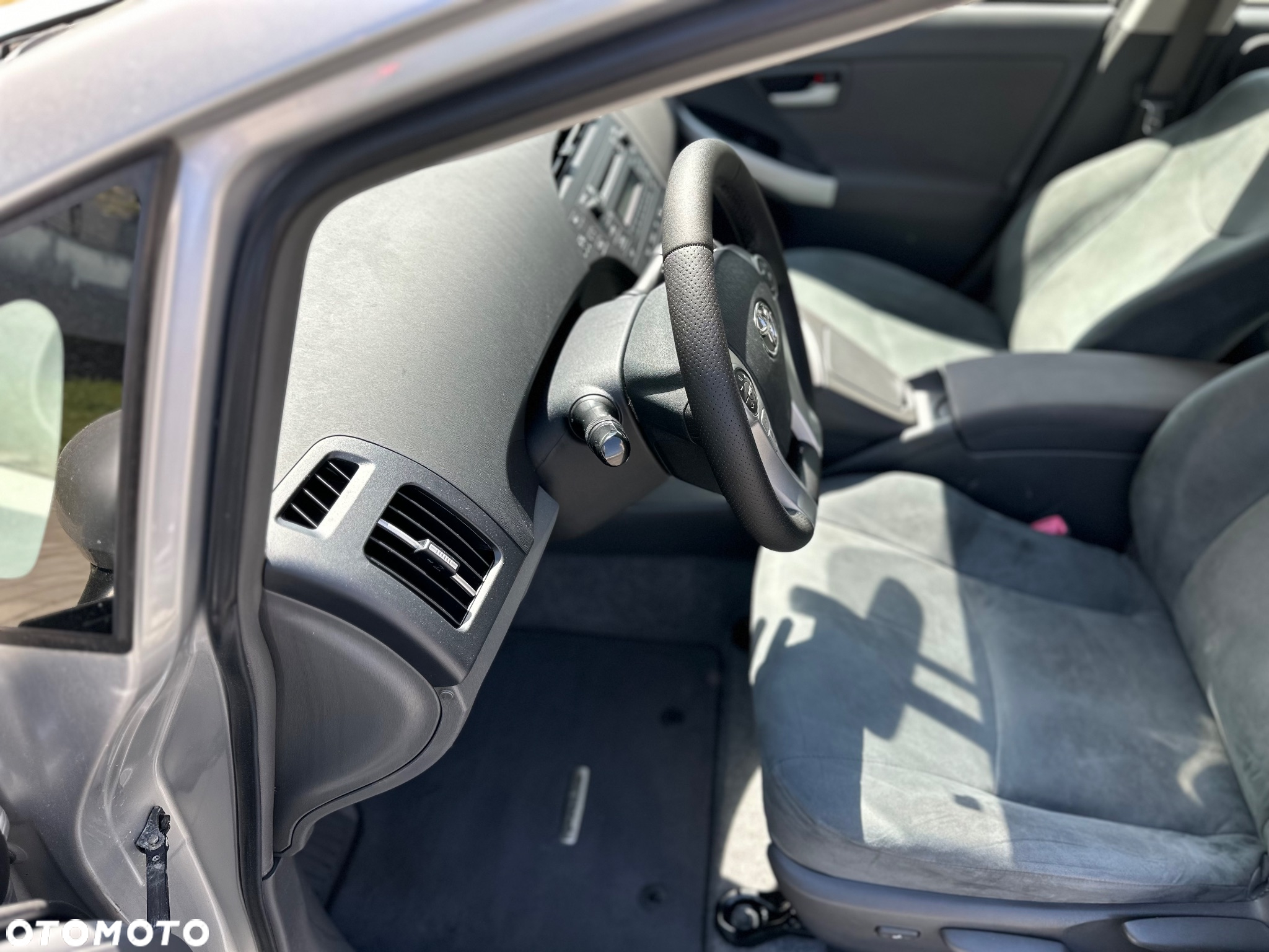 Toyota Prius (Hybrid) Comfort - 10
