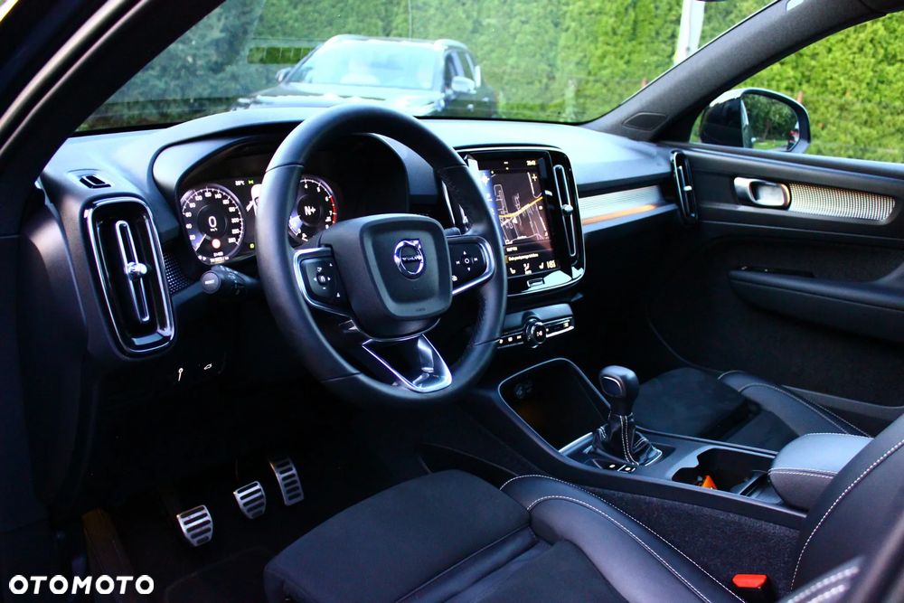 Volvo XC 40 - 30