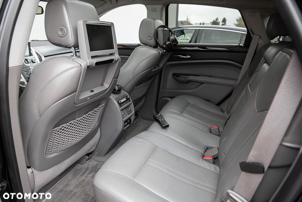 Cadillac SRX - 26