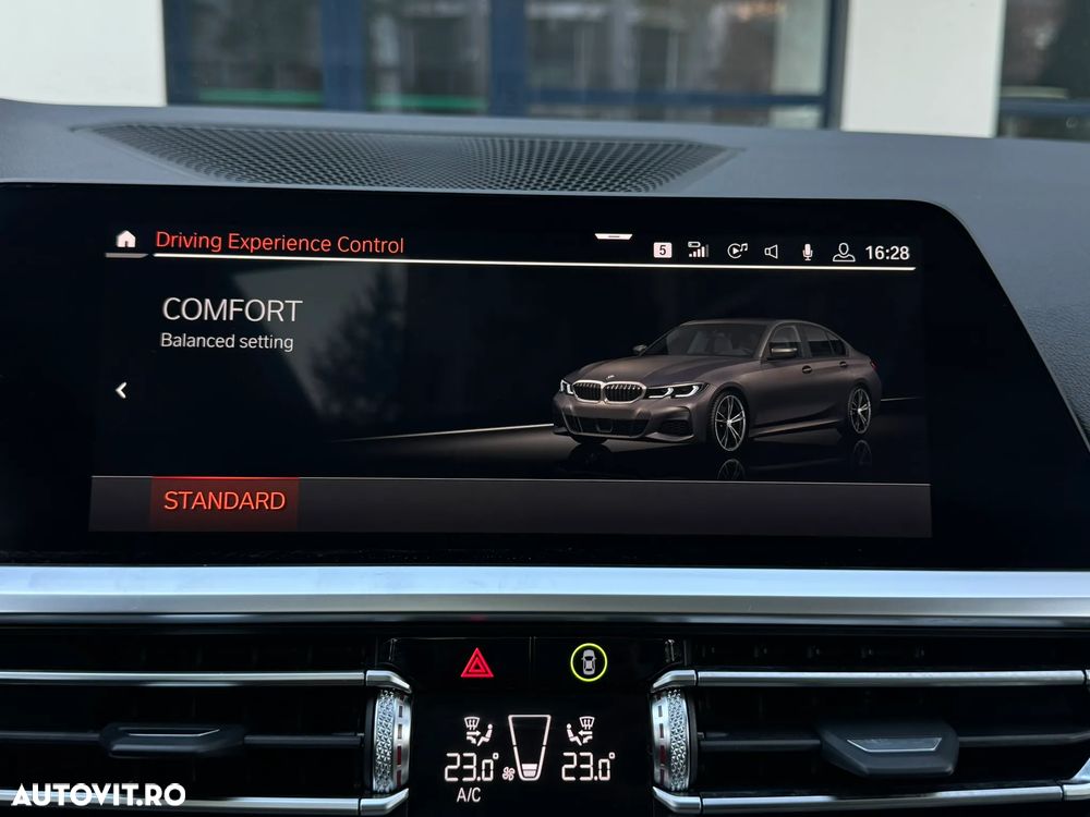 BMW Seria 3 330i AT M Sport - 34