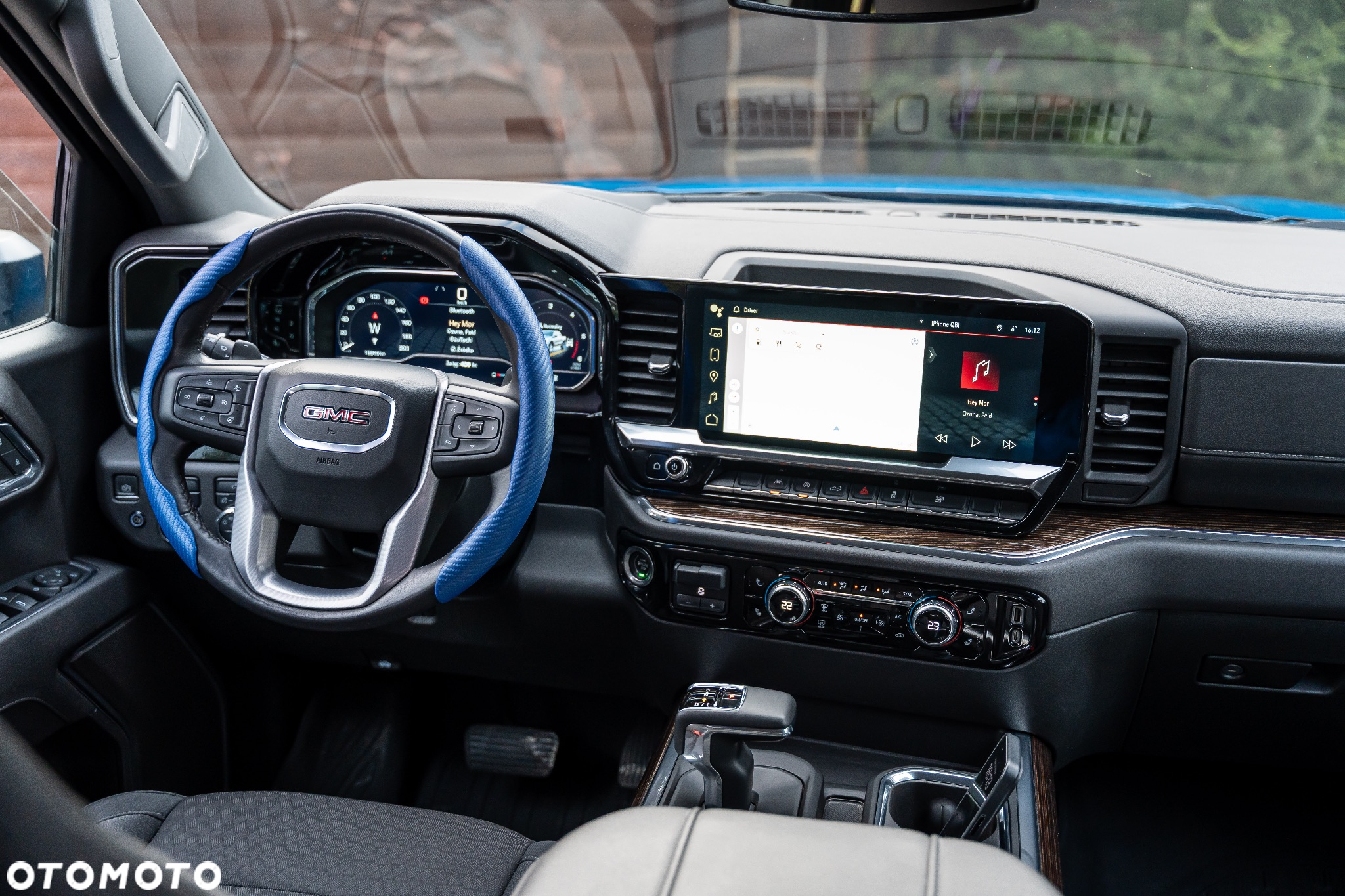 GMC Sierra - 28