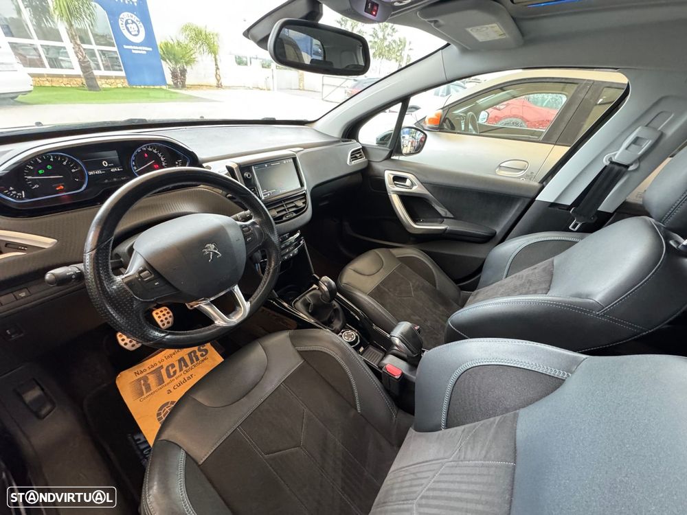 Peugeot 2008 1.2 PureTech Allure - 11