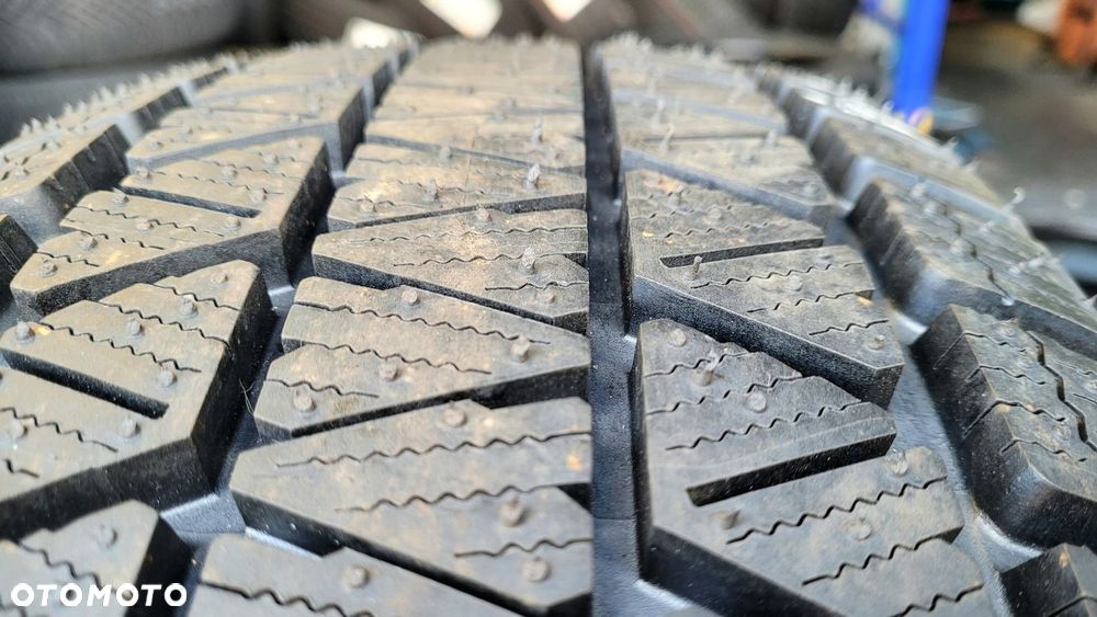 1x Bridgestone Blizzak DM-V3 235/55R20 102T Z491A - 4