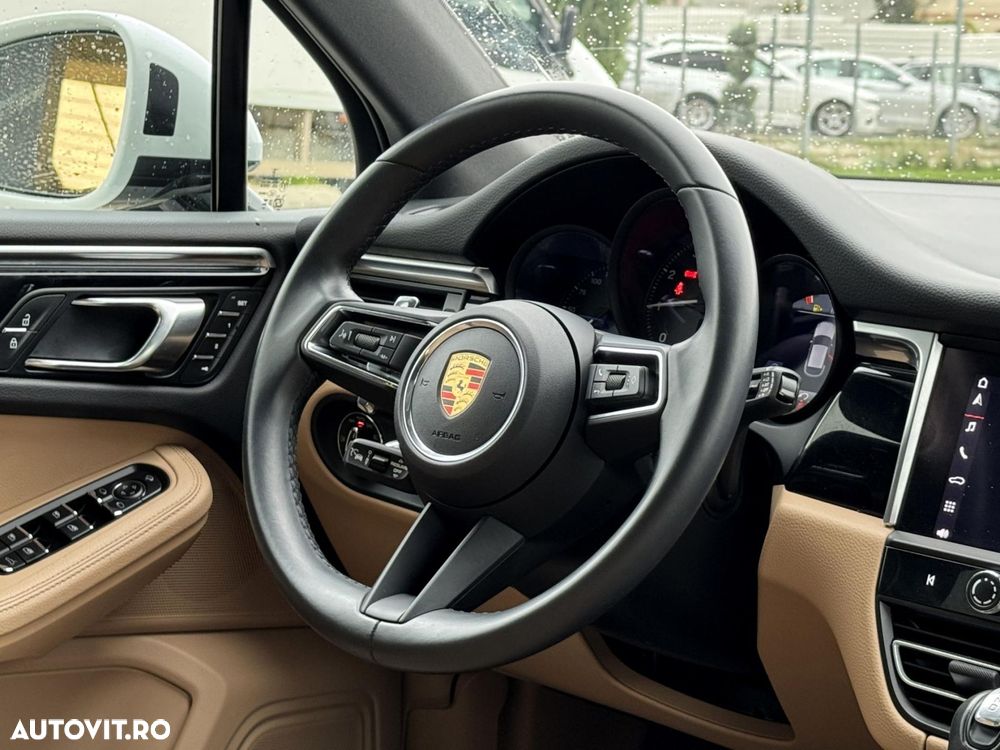 Porsche Macan - 9