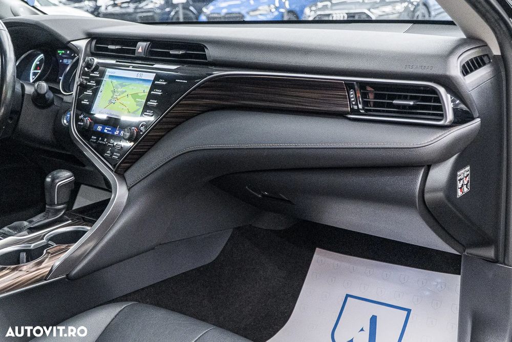 Toyota Camry 2.5 Hybrid Exclusive - 40