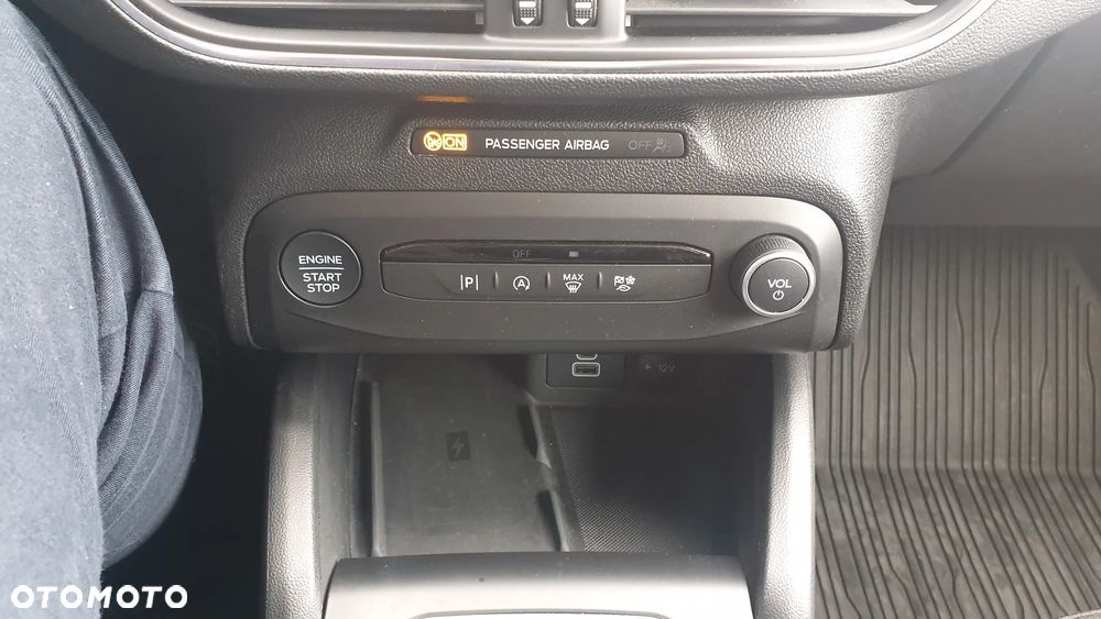 Ford Focus 1.0 EcoBoost Titanium - 25