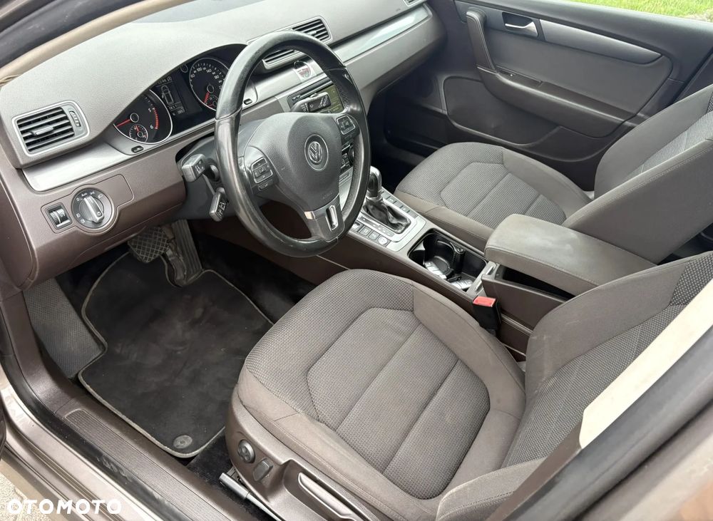 Volkswagen Passat 2.0 TDI DPF Comfortline DSG - 9