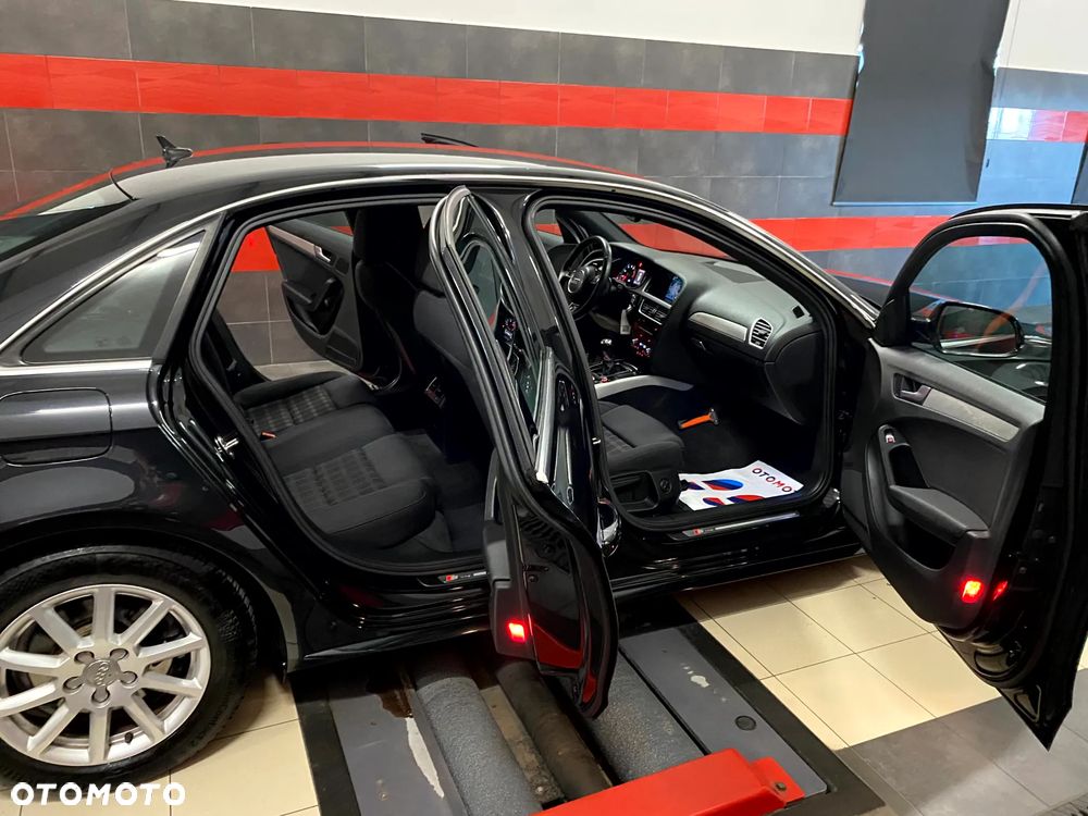 Audi A4 Limousine 1.8 TFSI quattro S line Sportpaket - 22