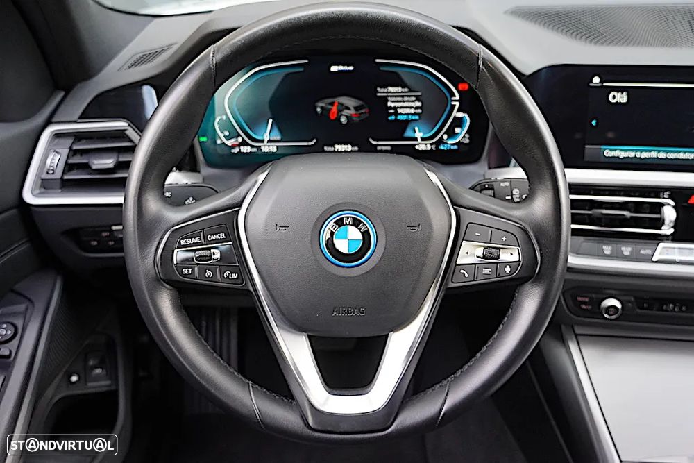 BMW 320 e Touring Corporate Edition Auto - 31