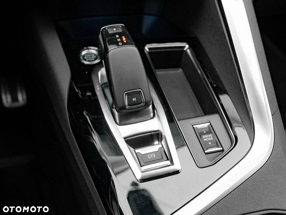 Peugeot 3008 1.6 PureTech GT S&S EAT8 - 17