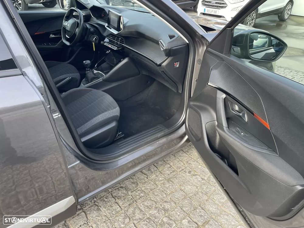 Peugeot 2008 1.2 PureTech Active Pack - 32