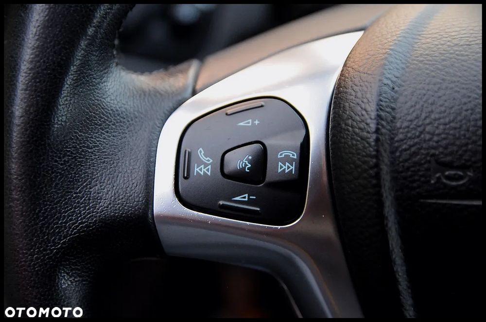 Ford Fiesta 1.0 EcoBoost S&S TITANIUM - 24