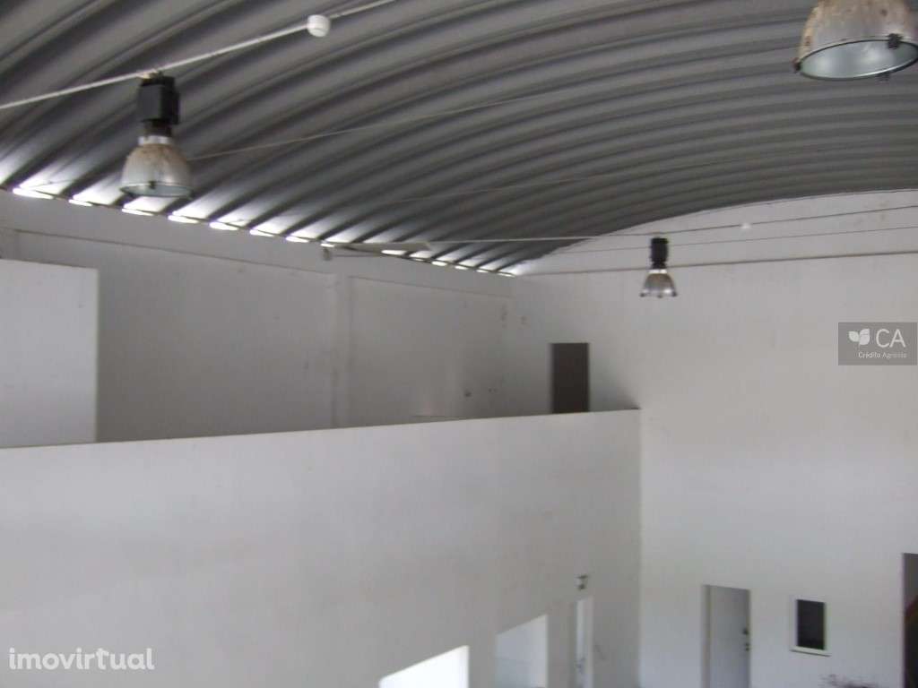 OFICINA E STAND DE AUTOMÓVEIS - Grande imagem: 5/9