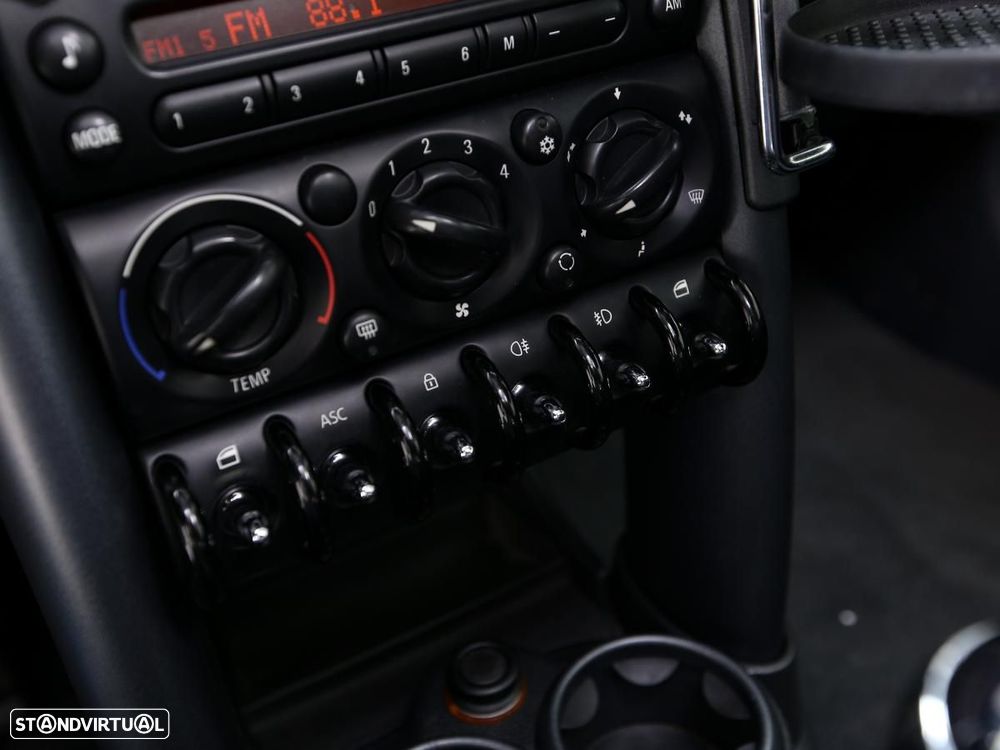 MINI 3 Portas One 1.4 D - 16