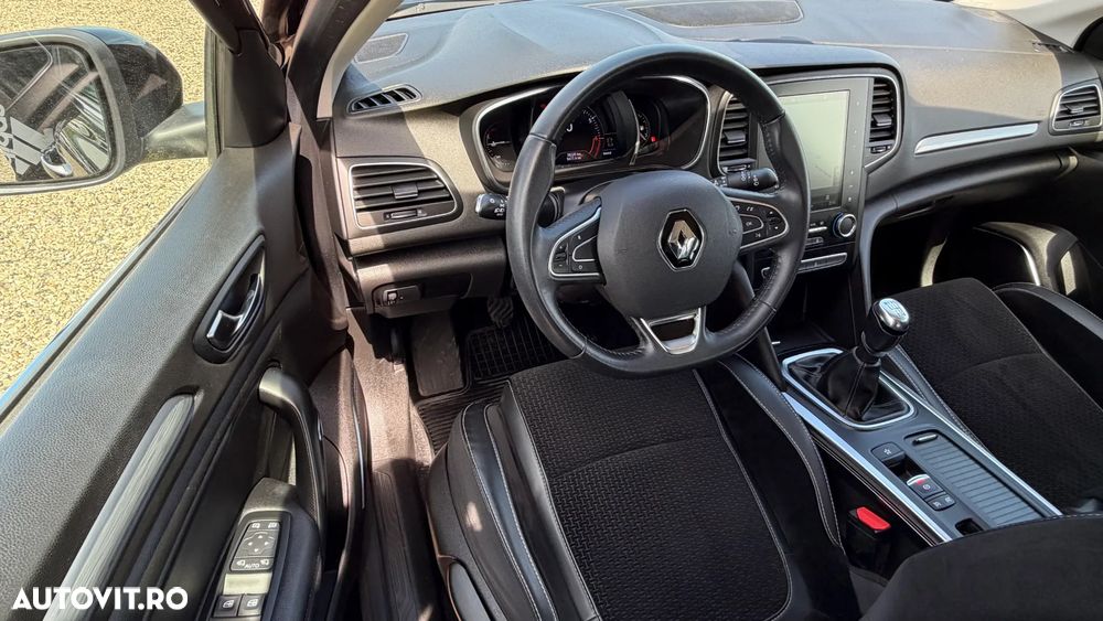 Renault Megane TCe 115 GPF LIMITED - 17