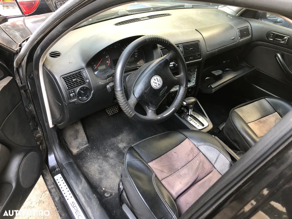Dezmembrez VW Volkswagen Golf 4 negru benzina cutie automata 2002 - 6