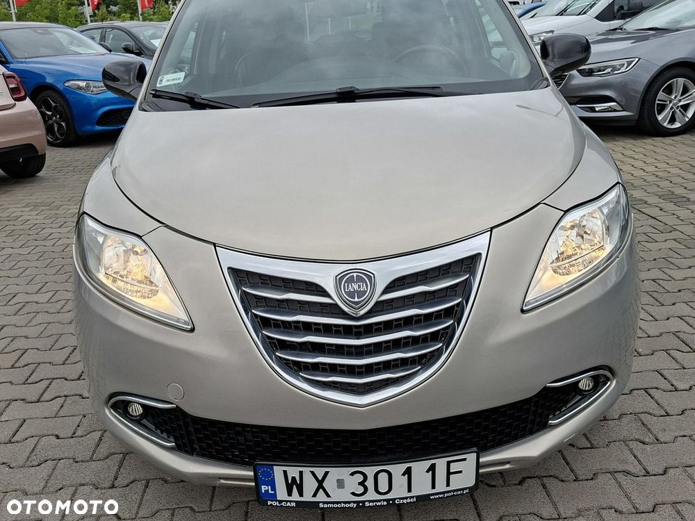 Lancia Ypsilon - 5