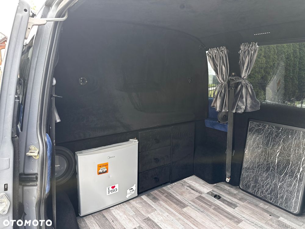 Volkswagen Multivan - 20