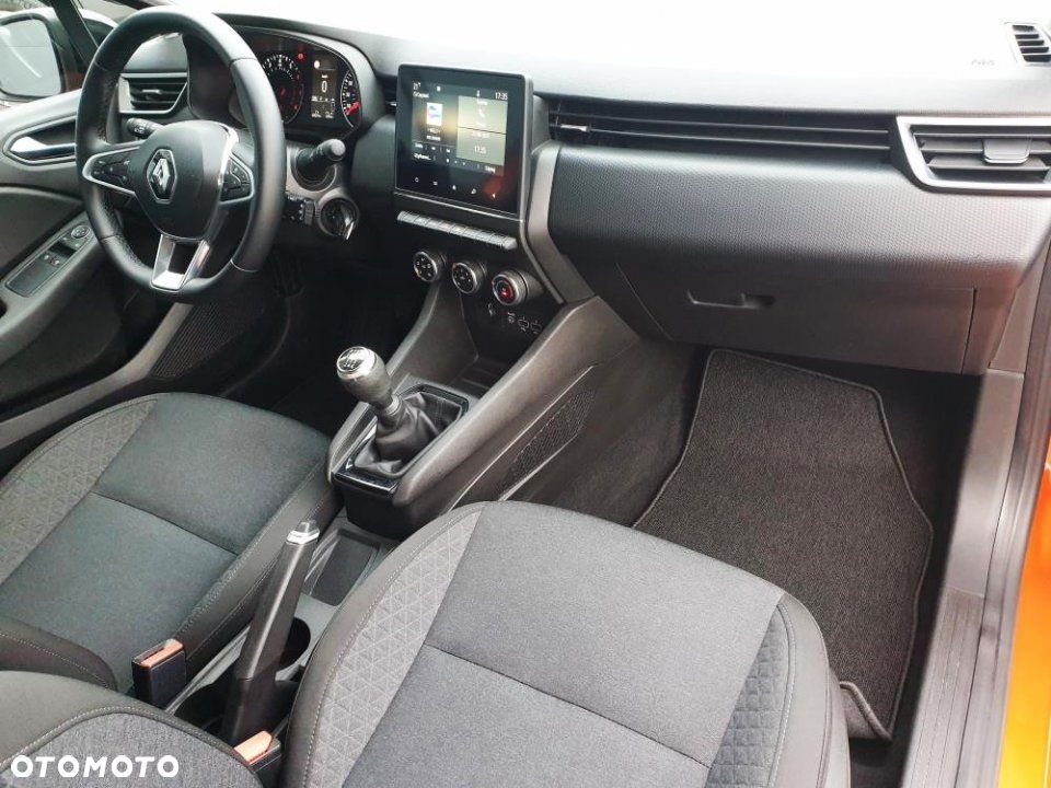 Renault Clio - 11