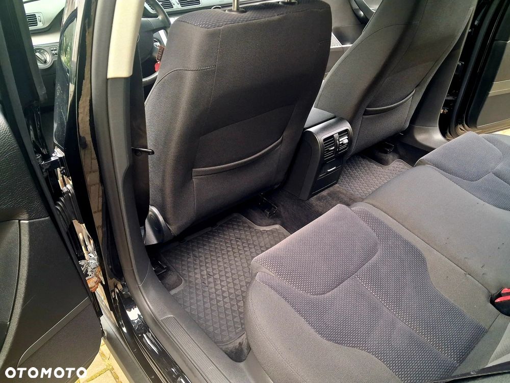 Volkswagen Passat 2.0 TDI Comfortline DSG - 11