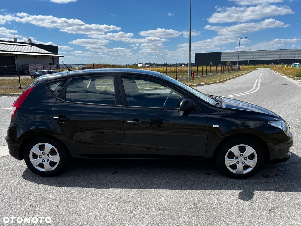 Hyundai i30 1.4 Classic + - 9