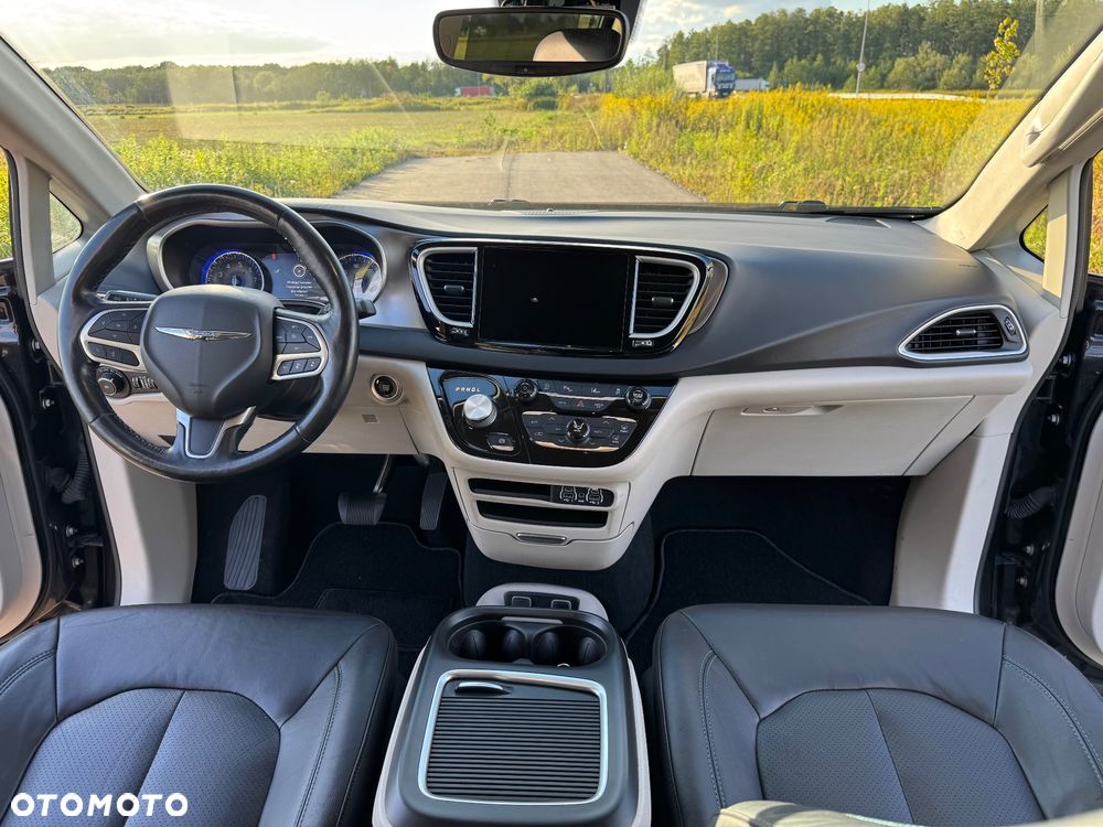 Chrysler Pacifica - 14