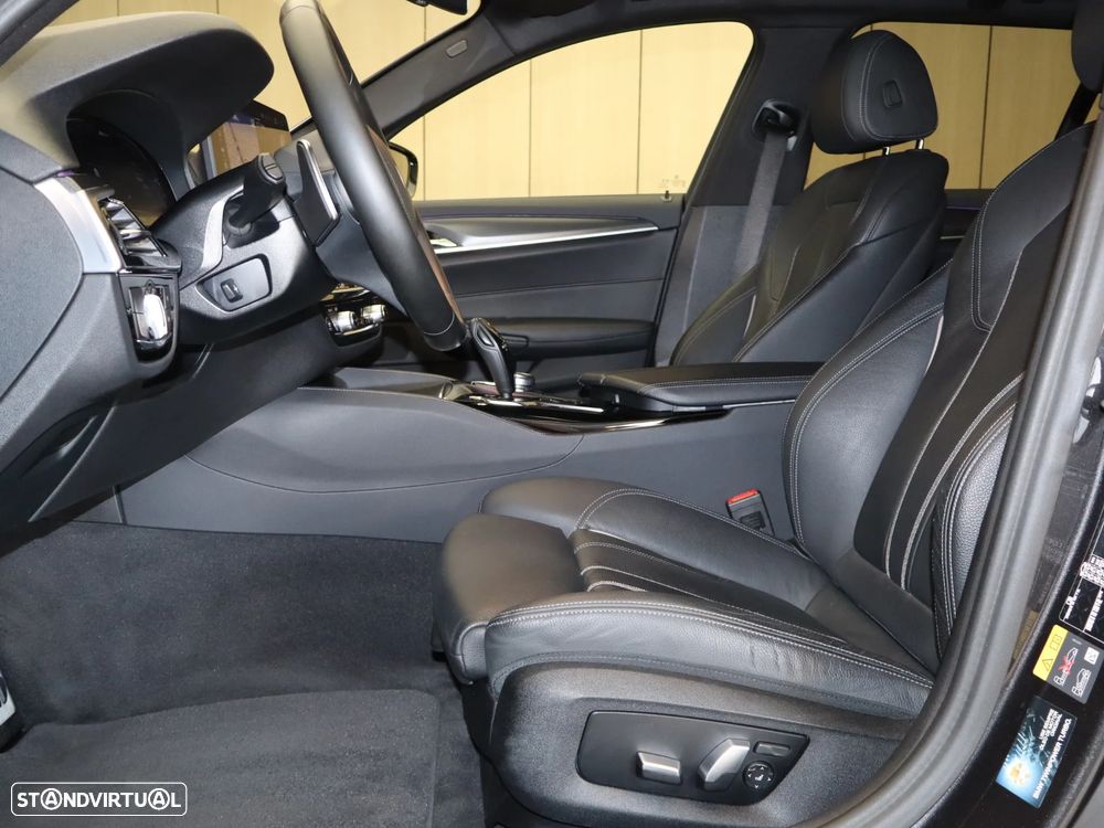 BMW 530 e Pack Desportivo M - 22