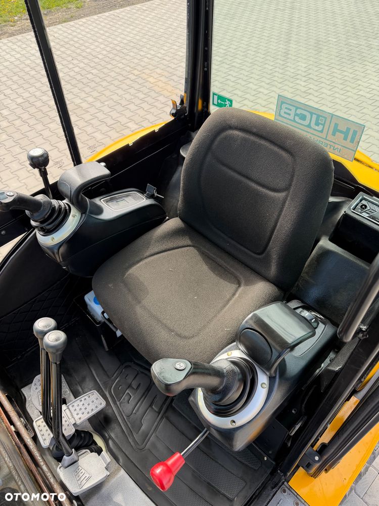 JCB 8026 - 13