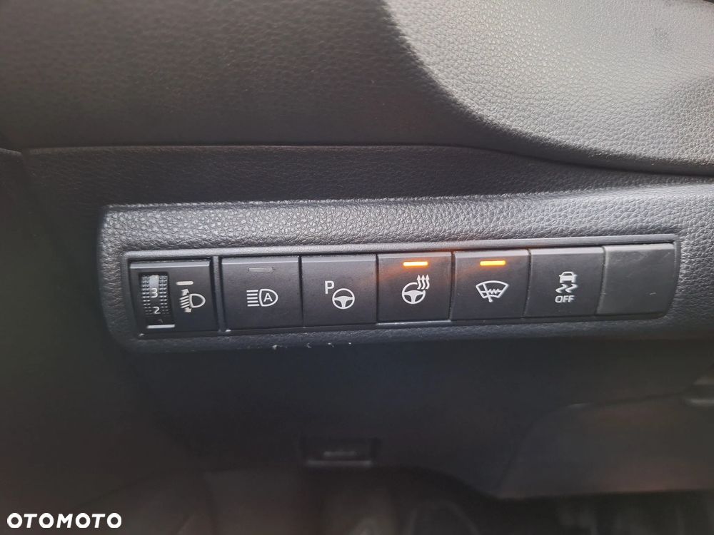 Toyota Corolla 2.0 Hybrid Executive - 16