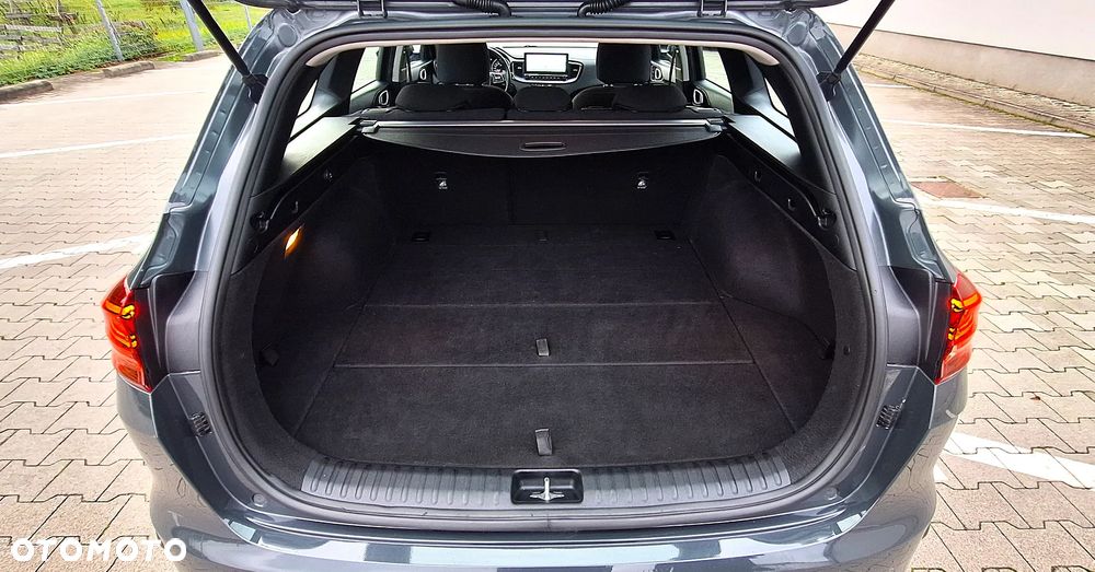 Kia Ceed - 8