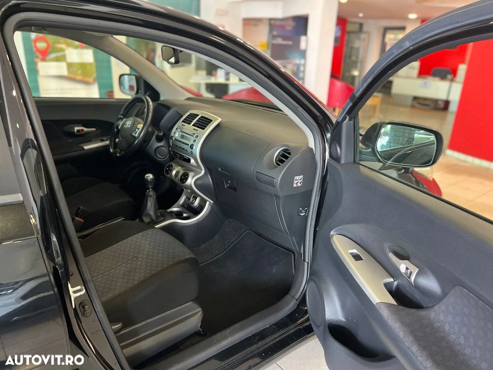 Toyota Urban Cruiser 1.4 D-4D 4x4 Trek+ - 10
