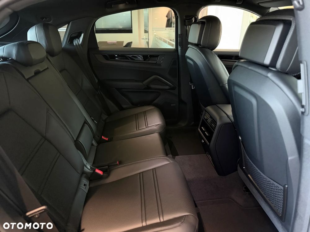 Porsche Cayenne E-Hybrid PHEV Black Edition - 36