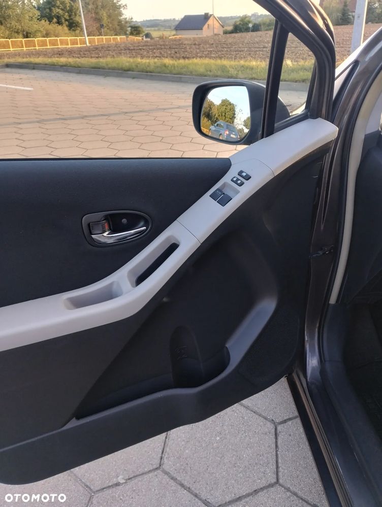 Toyota Yaris 1.33 2010 - 10