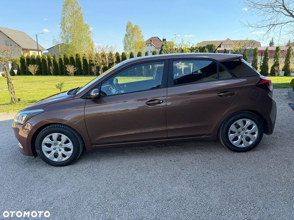 Hyundai i20 blue 1.2 Trend - 14