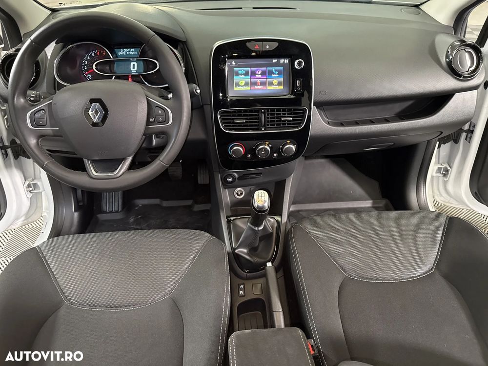 Renault Clio - 10