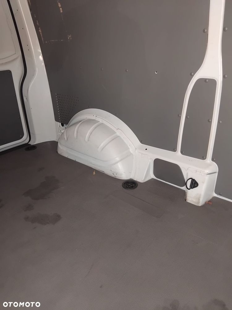 Volkswagen T6.1 - 12