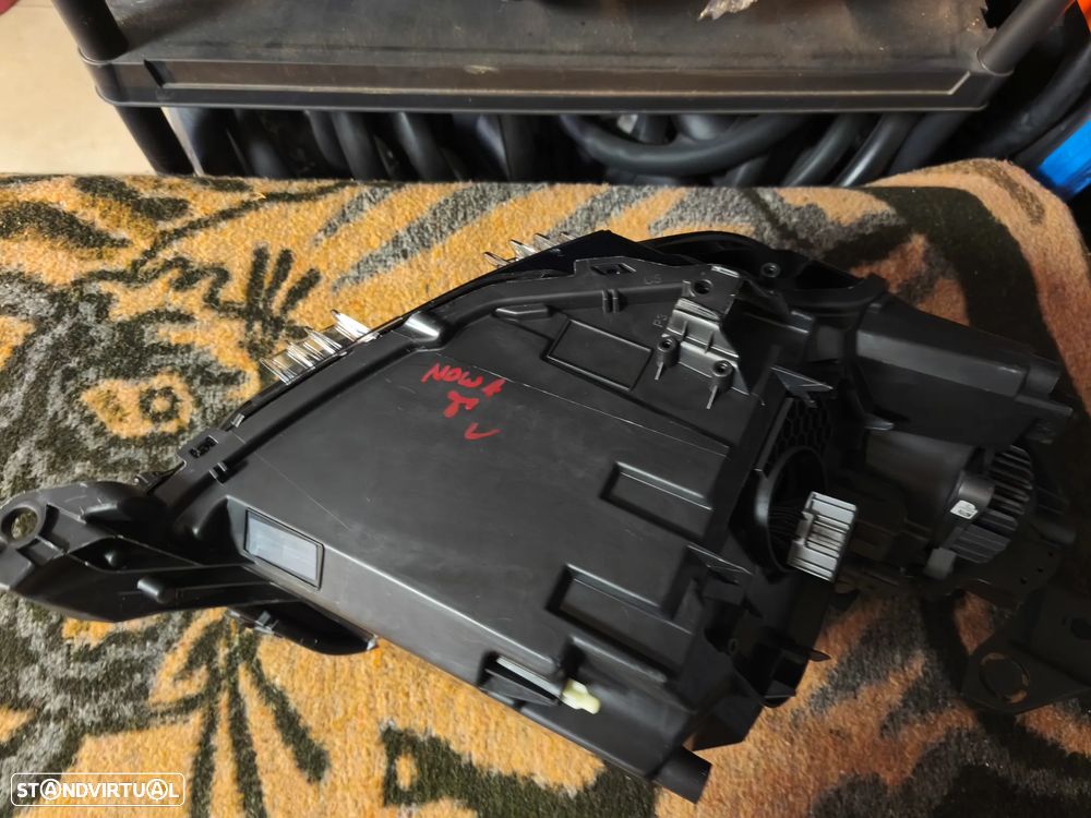 Farol esquerdo full Led Peugeot 208 + 2008 - 4