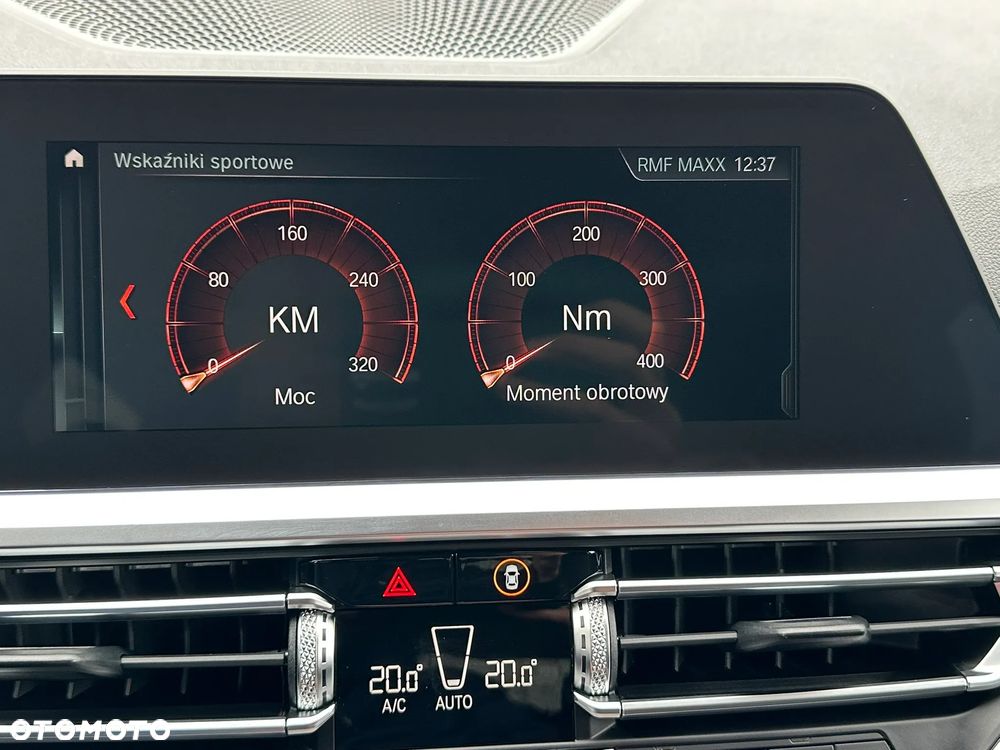 BMW Seria 3 330i Sport - 34