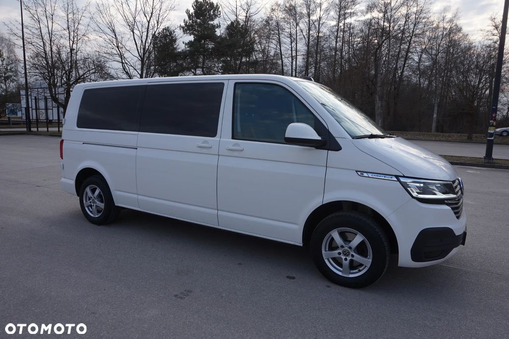 Volkswagen Caravelle - 10