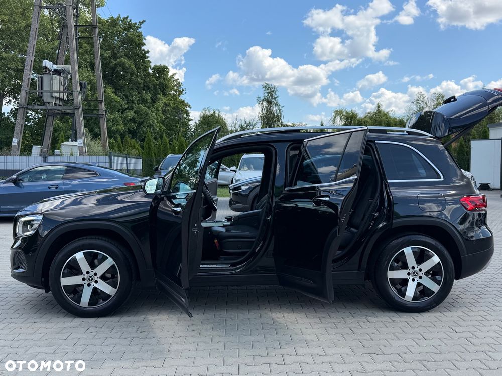 Mercedes-Benz GLB - 16