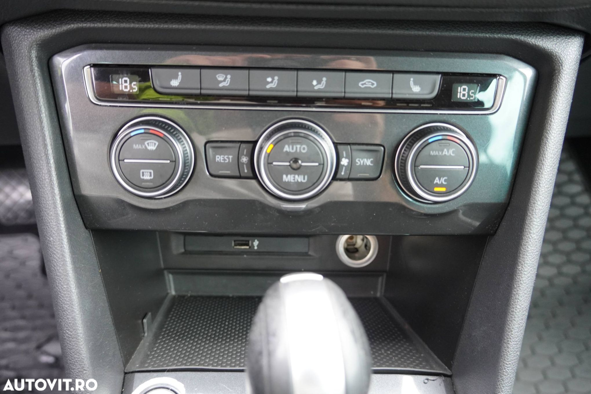 Volkswagen Tiguan - 26