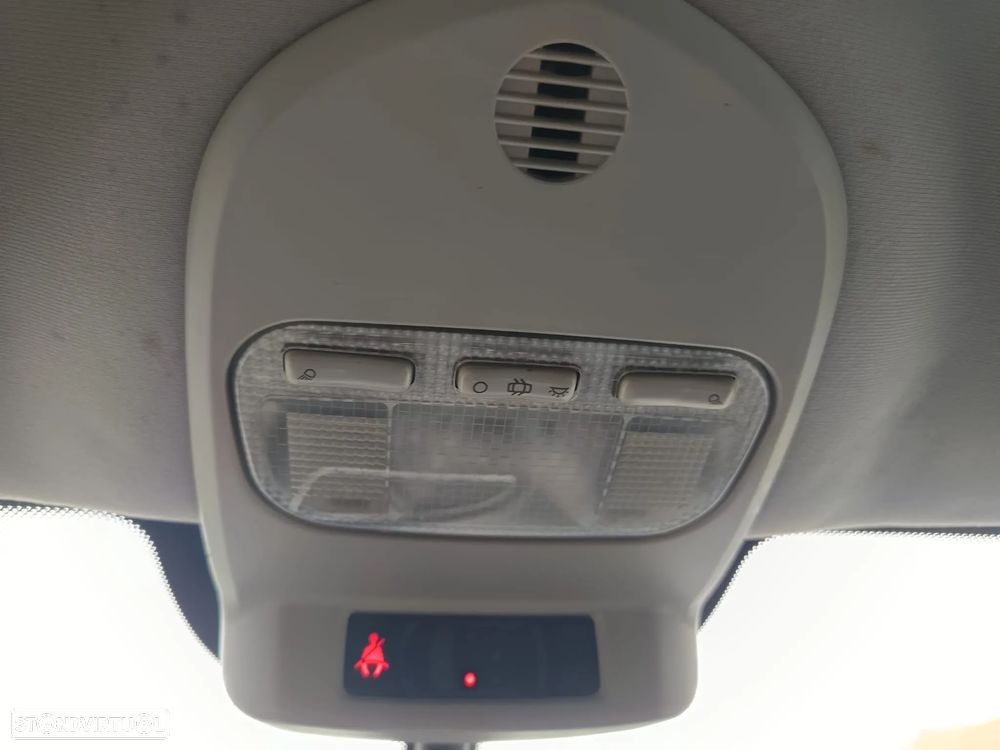 Peugeot 3008 1.6 HDi Premium - 26