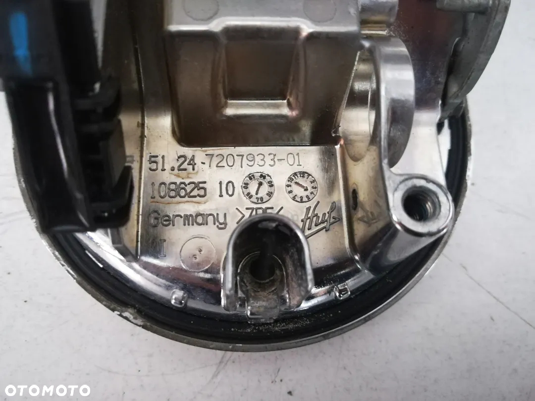 ZNACZEK, EMBLEMAT, KLAMKA TYLNEJ KLAPY BAGAŻNIKA BMW 1 E81, E87 - 4