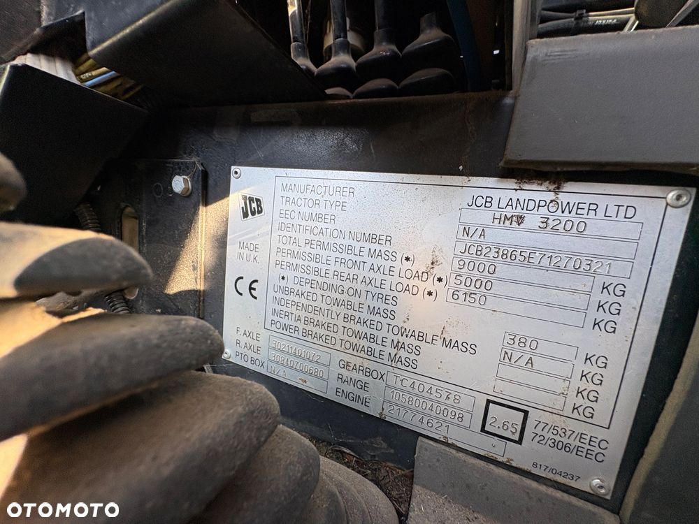 JCB 3200 - 10